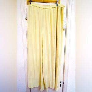 Yellow UNIQLO chiffon pleated pants skirt